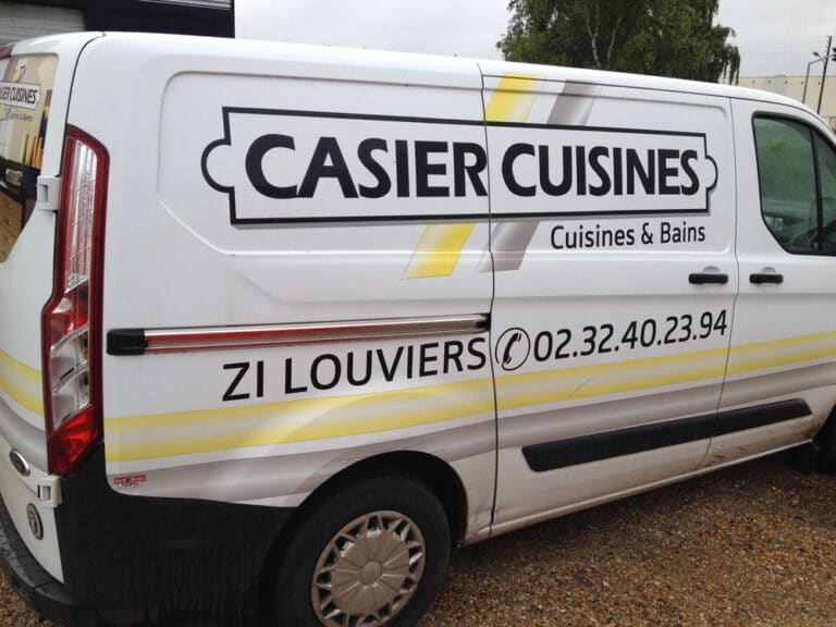 Marquage sur camionnette à Louviers Casier cuisines